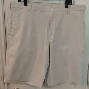 Nike Golf Men's 38 Waist Flat Front Golf Shorts Light Gray and White Striped